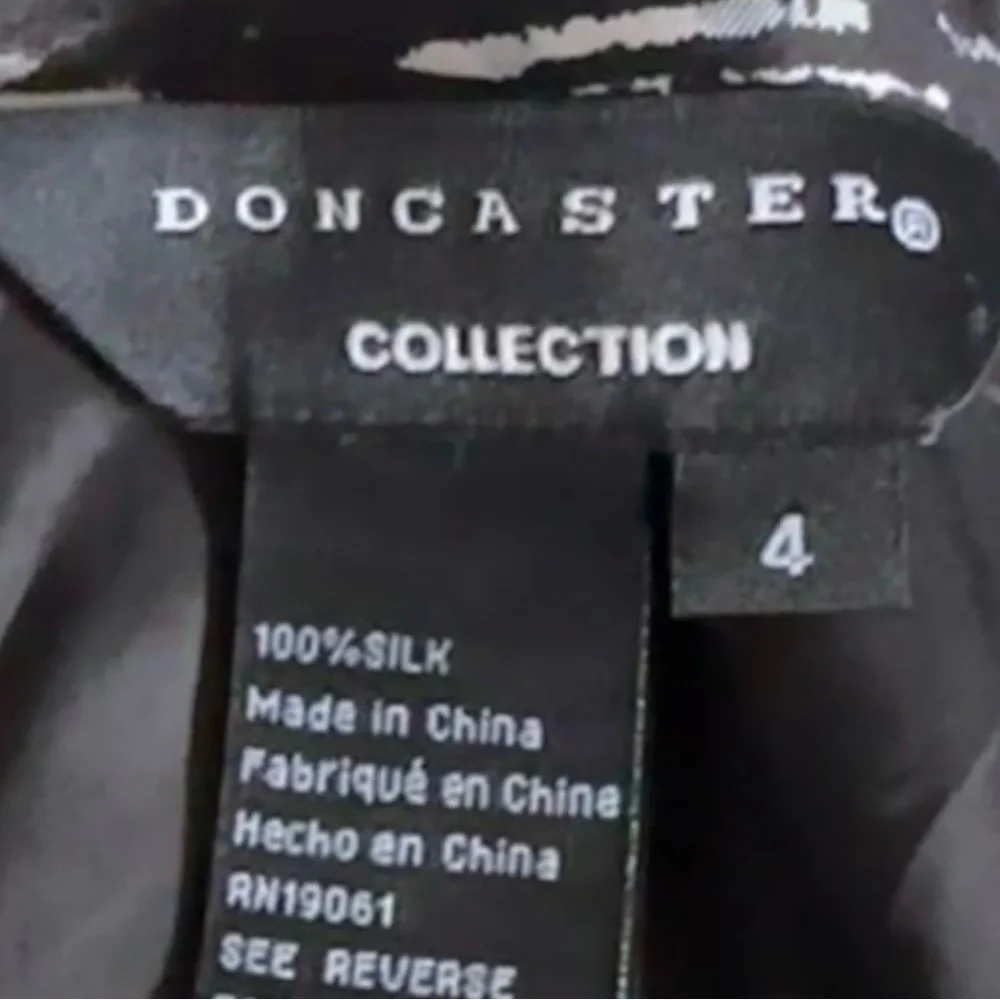 Doncaster 100% Silk Draped Black Abstract Belted Pencil Skirt Size 4 NWT